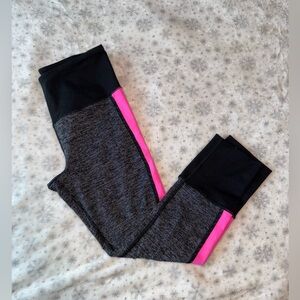 Victoria’s Secret Workout Crop Legging